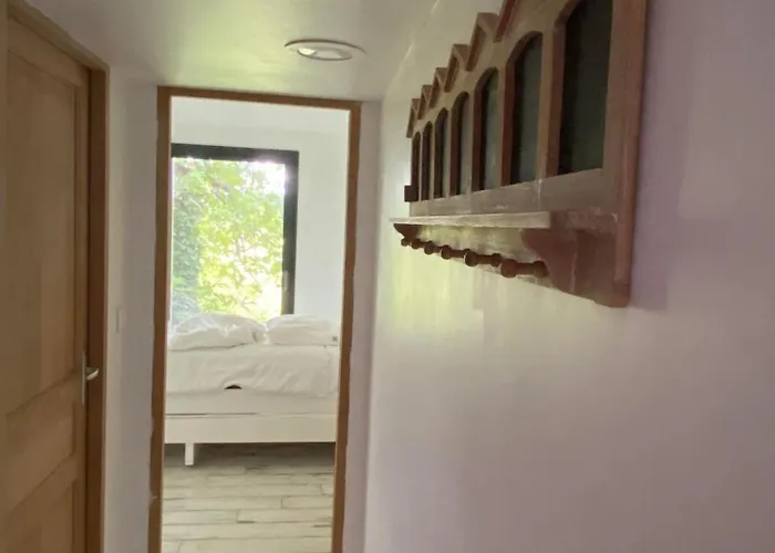 Les Perouilles - La Grange D'angele